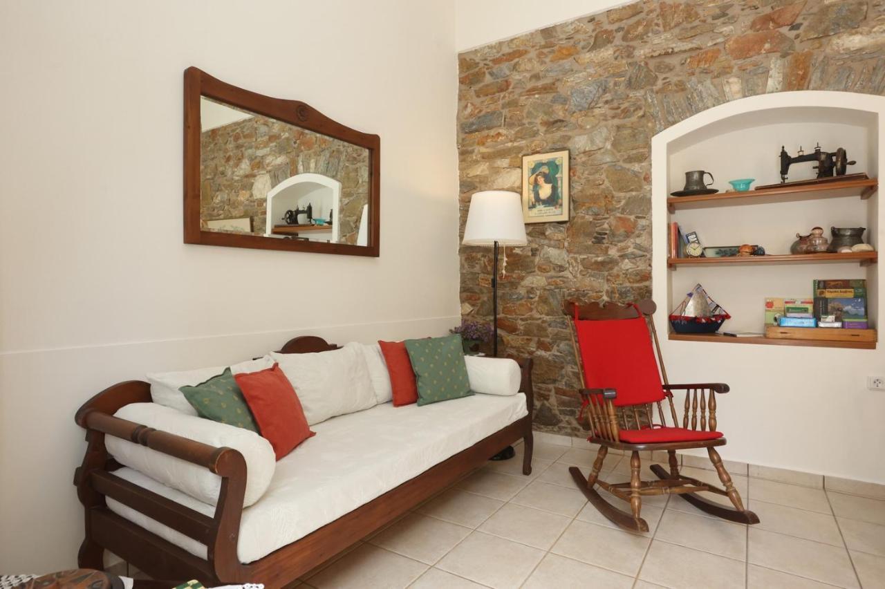 Babina'S Place-Traditional House In Ermoupoli Exterior photo