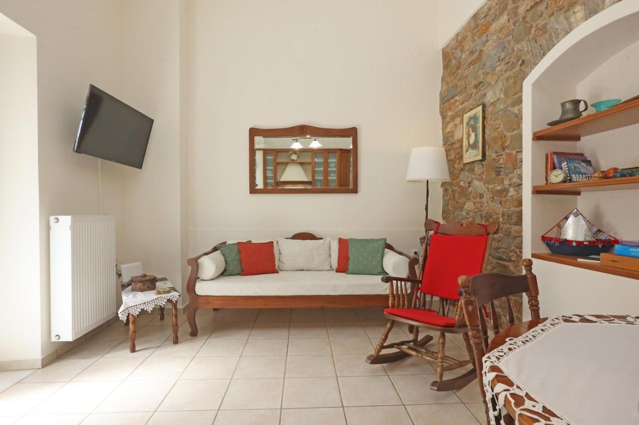 Babina'S Place-Traditional House In Ermoupoli Exterior photo